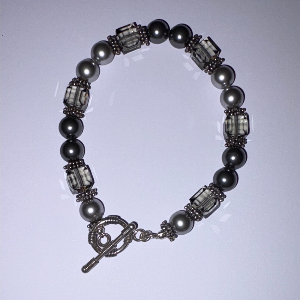 Chic Silver and Black Beaded Bracelet